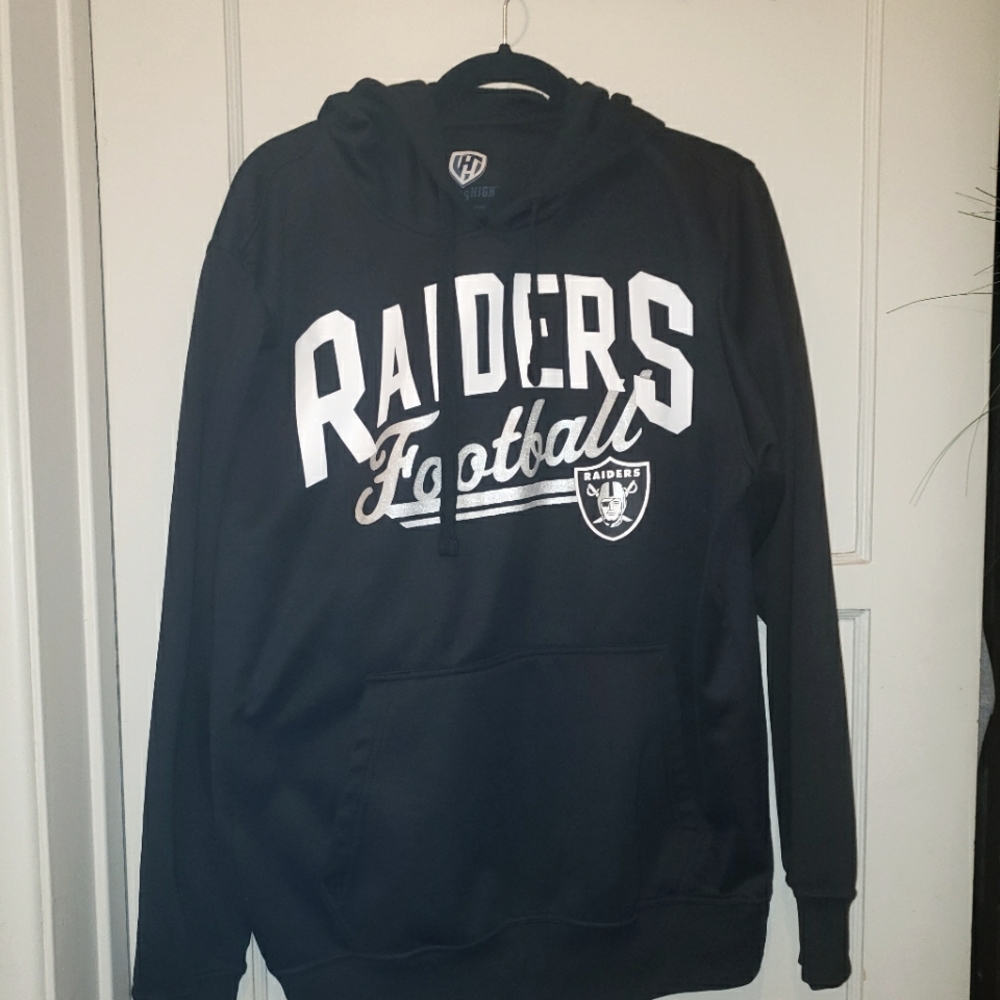 Men's Raiders football hoodie. Size Large.